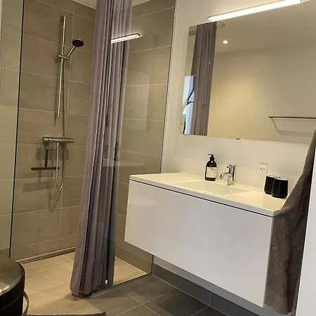 Luksuslejlighed Pa 7 Sal Med Elevator, Vestvendt Altan Og Udsigt Over Havn Og By