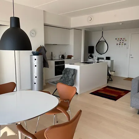 Luksuslejlighed Pa 7 Sal Med Elevator, Vestvendt Altan Og Udsigt Over Havn Og By Apartment *
