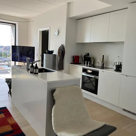 Luxury Harbour View With Direct Elevator Acces To Secured Underground Parking, Free For 28 Nights Or
