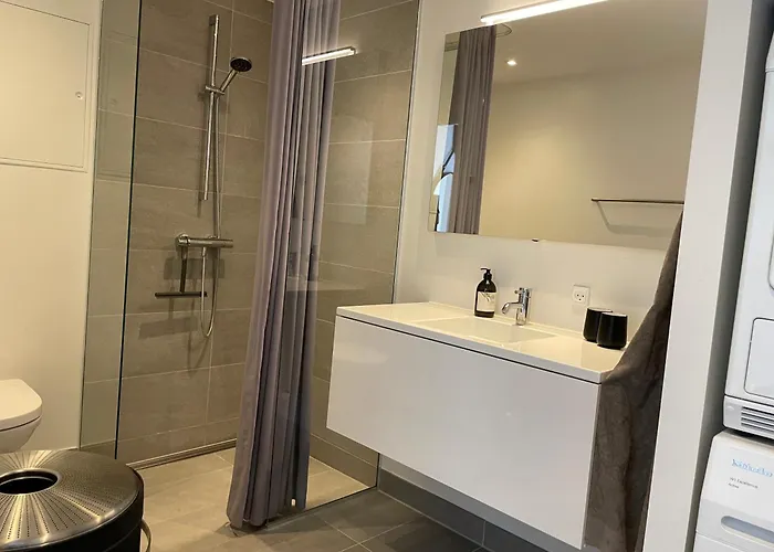 Luksuslejlighed Pa 7 Sal Med Elevator, Vestvendt Altan Og Udsigt Over Havn Og By