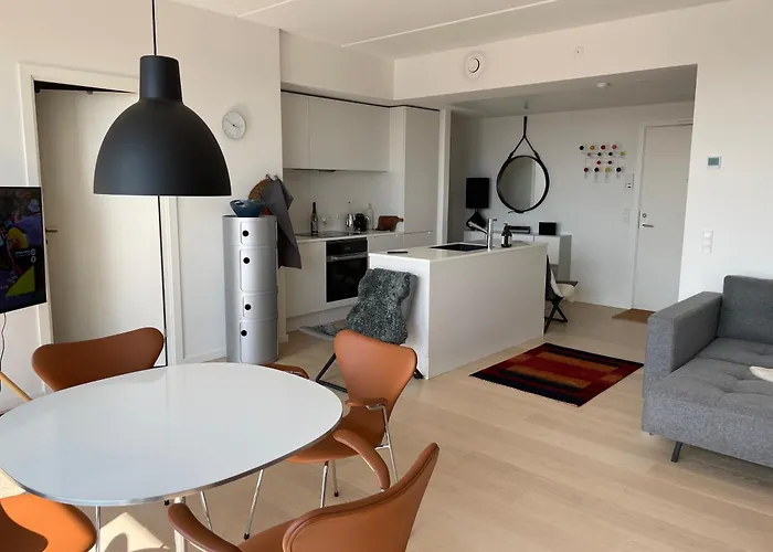 Luksuslejlighed Pa 7 Sal Med Elevator, Vestvendt Altan Og Udsigt Over Havn Og By Апартаменты *